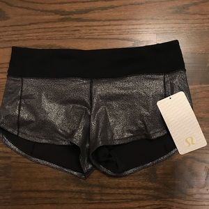Lululemon Shorty Shorts 2.5